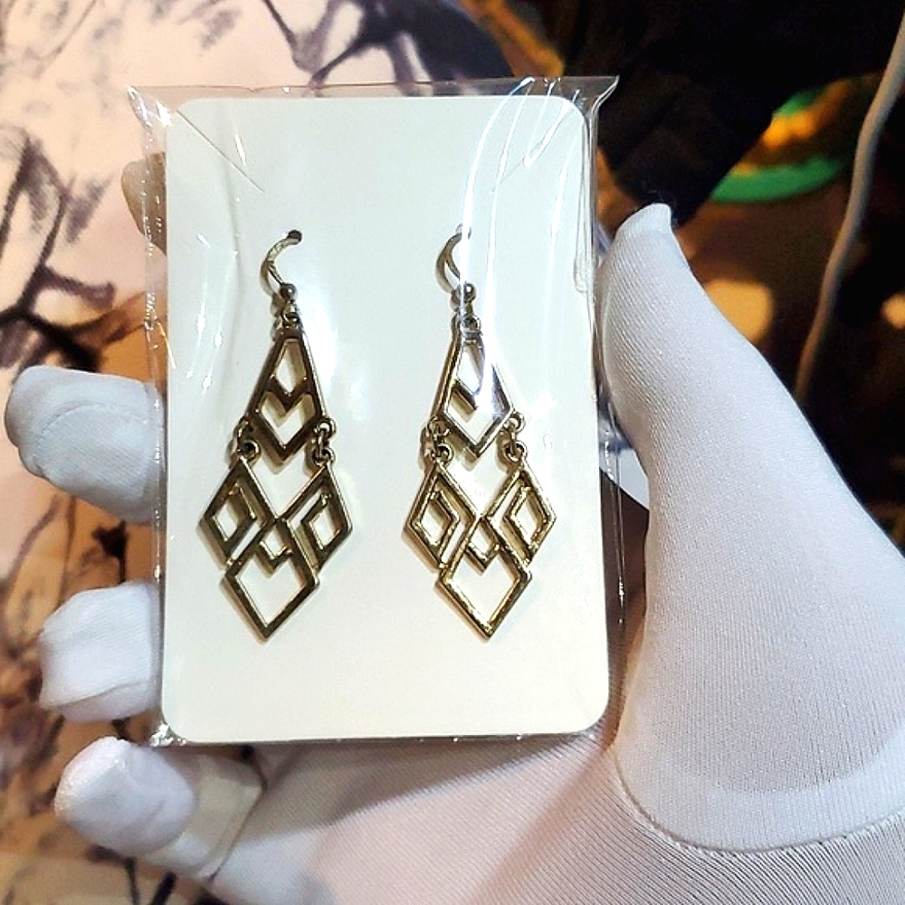 Earings gold silver tone